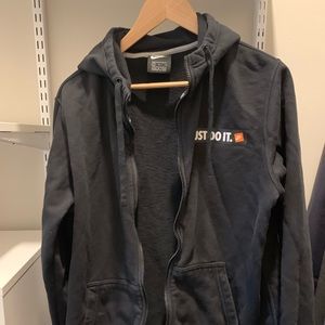 black Nike zip up hoodie